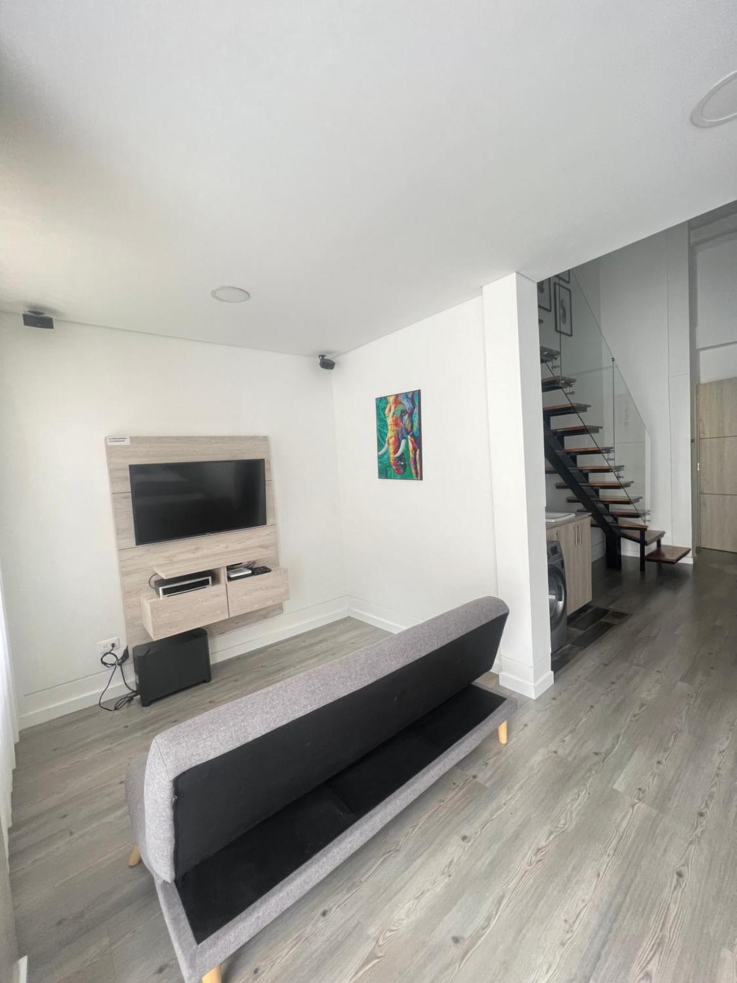 Edificio Lotus Loft Apartment กาลี ภายนอก รูปภาพ
